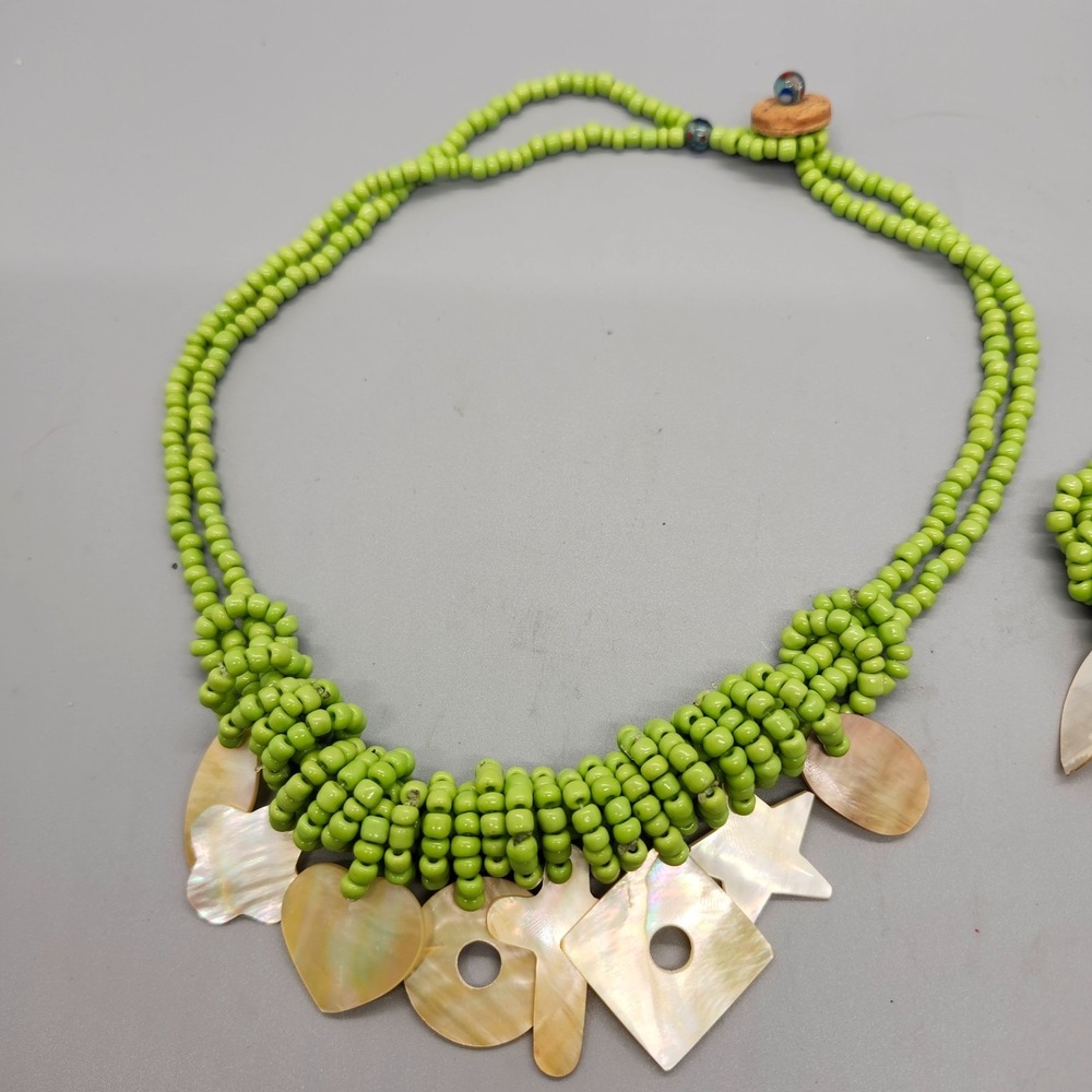 Beautiful Green Tone Seed Beads Artisan Pendant Necklace and Bracelet Set - Picture 4 of 4